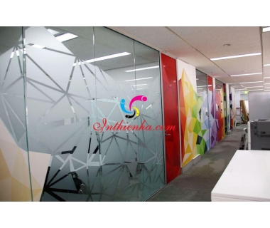 Cách dán decal kính không bị nhăn, gập, phồng đẹp như thợ lâu năm