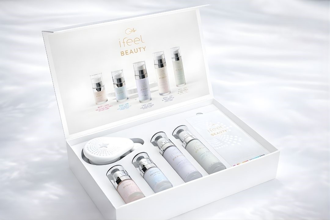 in-hop-giay-dung-my-pham-theo-bo-nhan-dien