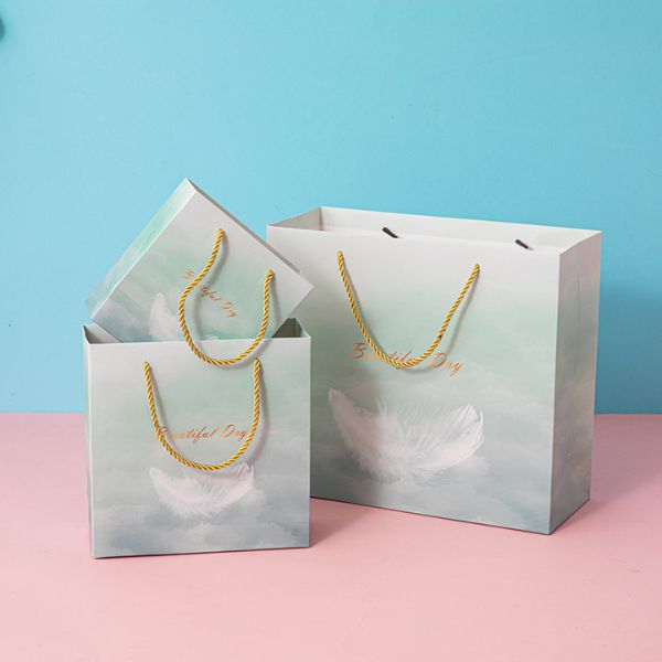 in-tui-giay-dung-my-pham-theo-thiet-ke-rieng